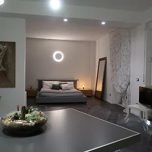 Romeo&juliet's Nest In Apartment Verona